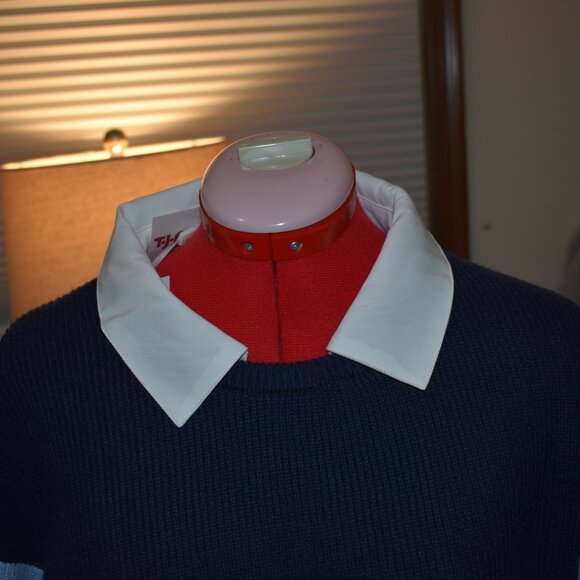 sweater - Picture 2 of 8